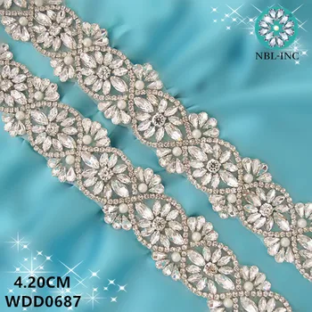 (10 METROV)Veľkoobchodný svadobný perlové striebornej krištáľové sklo drahokamu nášivka výbava žehlička na svadobné šaty krídla pás WDD0687