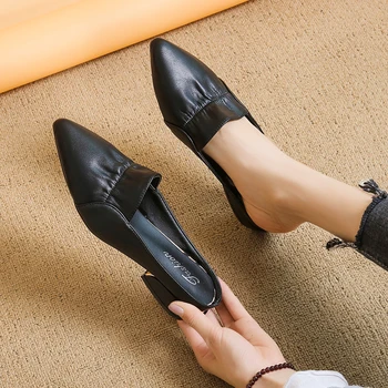 Pu Kožené Nízkom Podpätku Tkaných Topánky Ženy Ukázal Prst Skladaný Papuče Letné Vonkajšie Módne Pol Papuče Ženy Sandále 2020