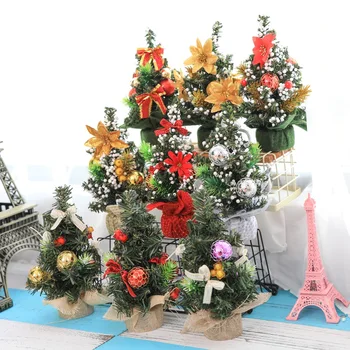 2021 Nové mini malý Vianočný stromček malý Vianočný strom Vianočný stolové dekorácie, posteľná bielizeň malý strom svetlé tkaniny malý strom