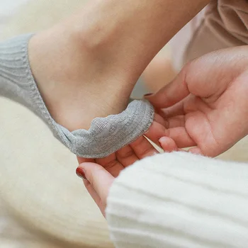10 ks = 5 párov Lete nové ponožky Japonský jednofarebné dámske neviditeľné Silikónový protišmykový ženy Bavlnené ponožky črievičku ponožky