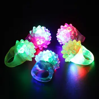 36pcs Jahoda Blikajúce LED Svetlo, Až Hračky Hrboľaté Krúžky Strana Podporuje Dodávky Svietiť Jelly Blikať Bulk