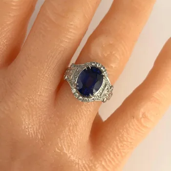 Nový Príchod Luxusné Oválne Modrej Farby Crystal Duté-out Krúžok Pre Ženy Vintage Svadba Zapojenie Strana Krúžok Príslušenstvo Šperky